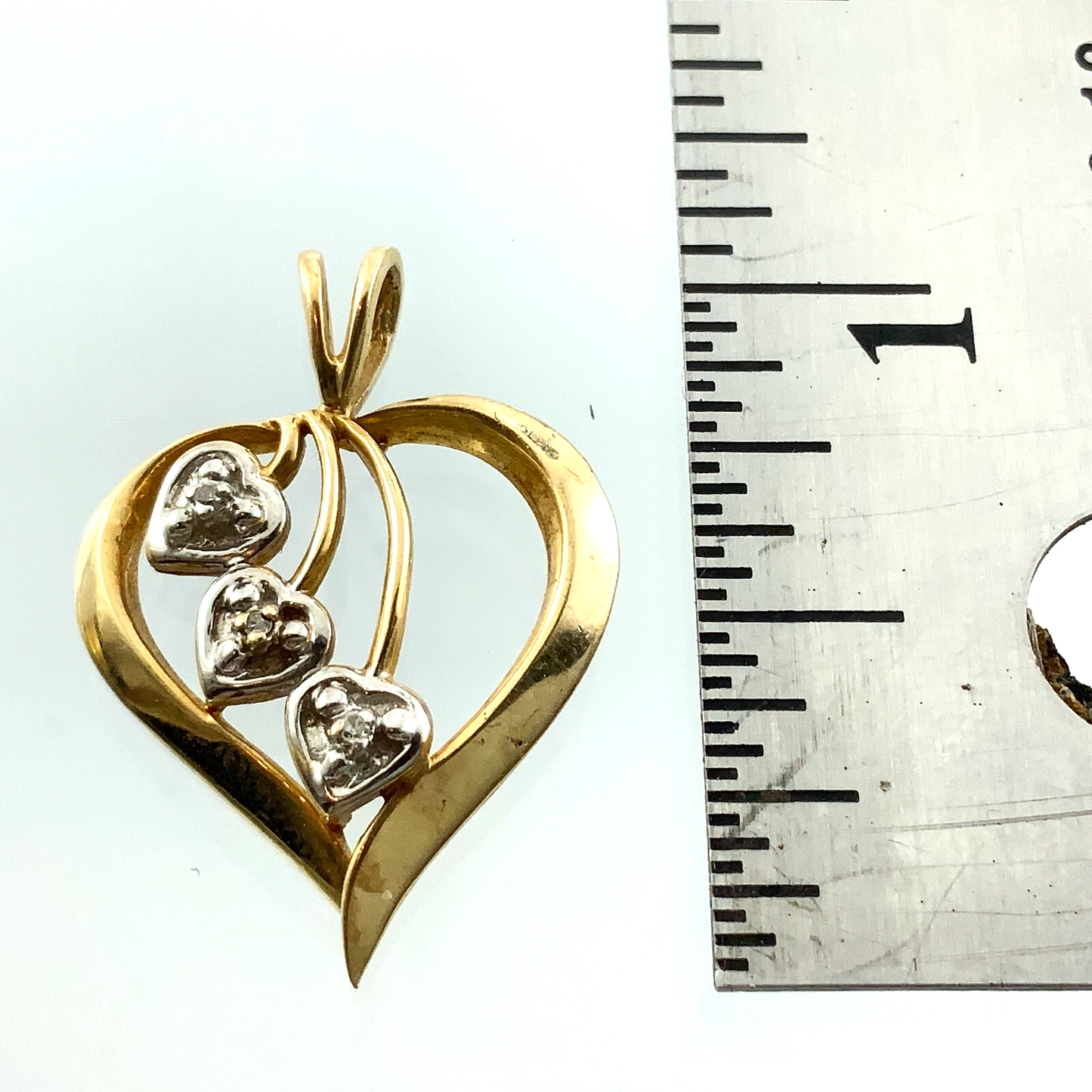 10K Yellow Gold Diamond Heart Pendant Beautiful Love Charm AU017