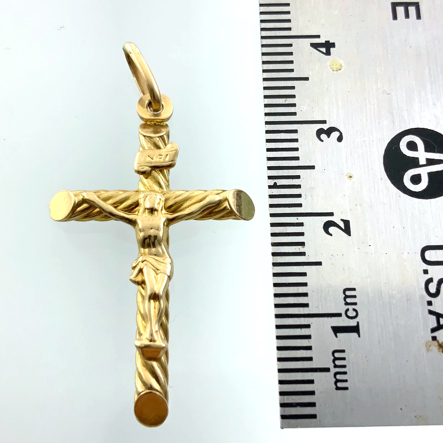 10K Yellow Gold Crucifix Pendant Jesus On The Cross Religious Charm AU070