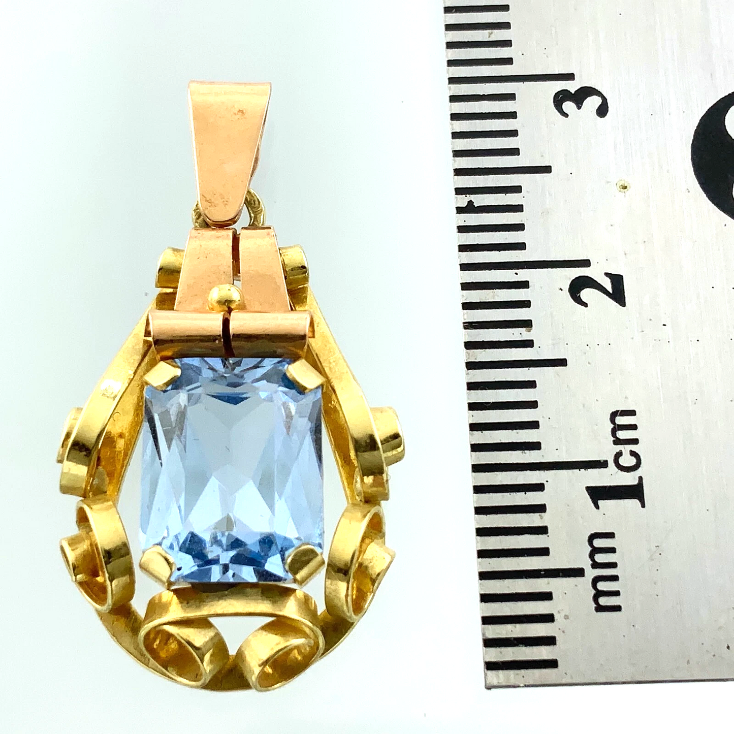 Beautiful Vintage Art Deco Pendant 14K Yellow Gold December Birthstone AU078