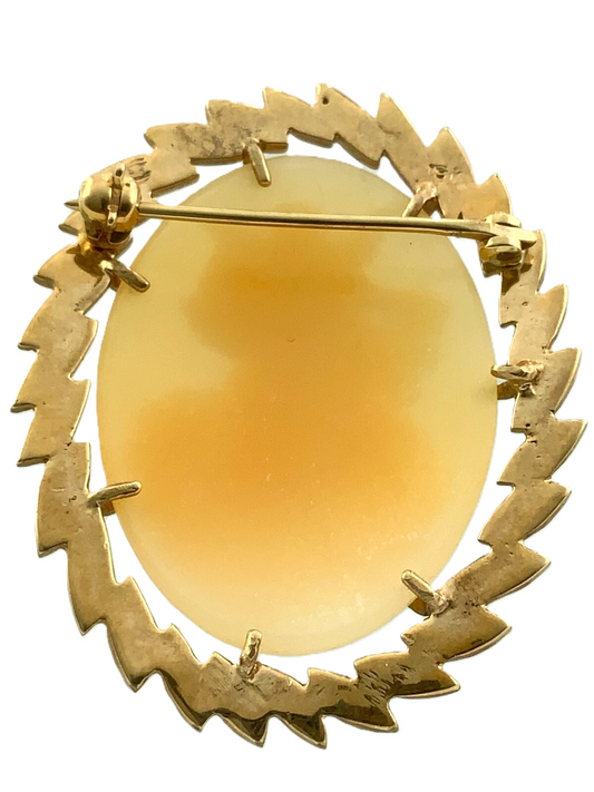 Antique Cameo Brooch 10K Yellow Gold Leaf Border Beautiful Angels AU103