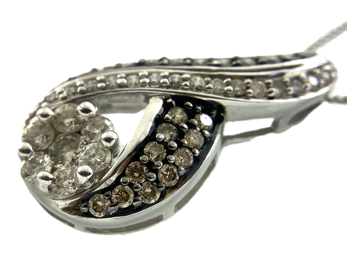 Beautiful 10K White Gold Diamond Pendant Twist Loop Box Chain Necklace AU107