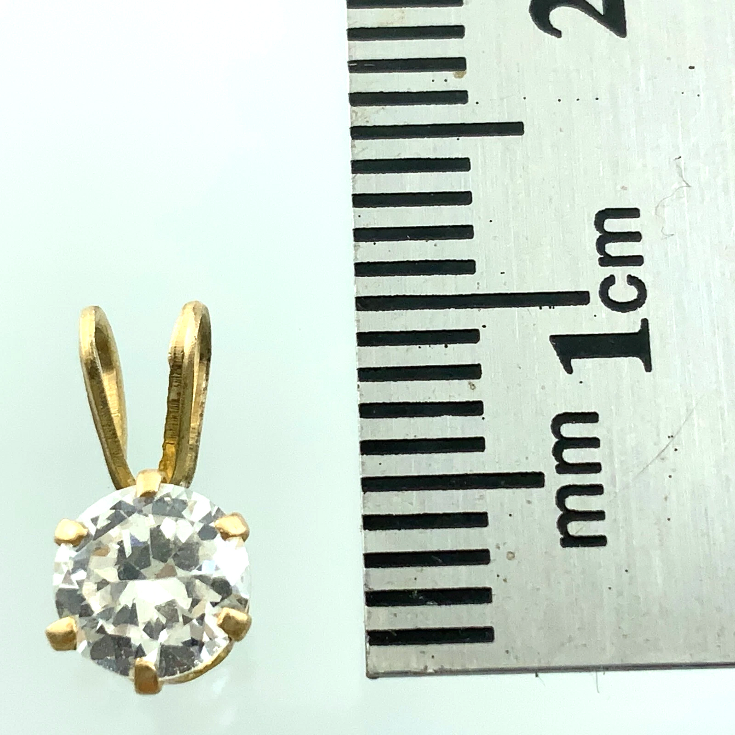 10K Yellow Gold Solitaire Necklace Pendant Rabbit Ear AU119