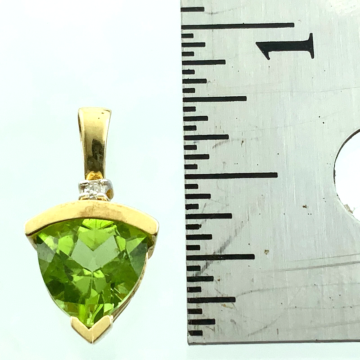 10K Yellow Gold Green Gemstone and Diamond Solitaire Pendant Charm AU129