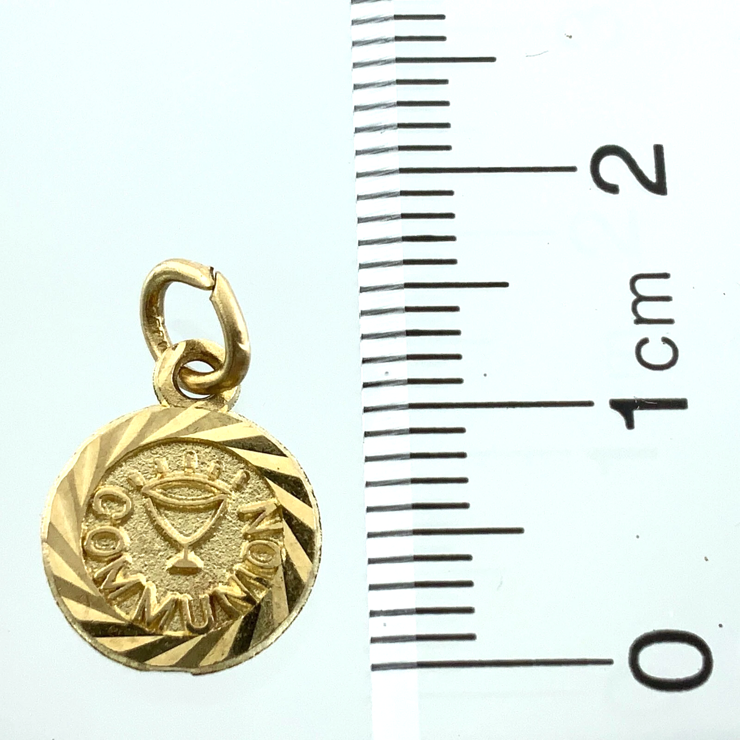 10K Yellow Gold Pendant Communion Medallion Religious AU160