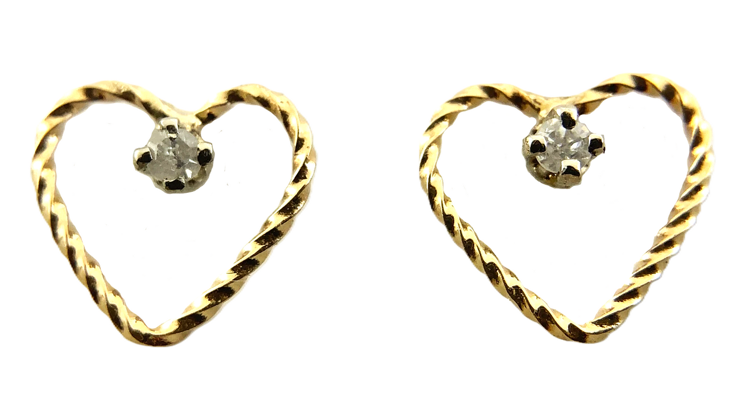 10K Yellow Gold Beautiful Heart Stud Earrings AU177