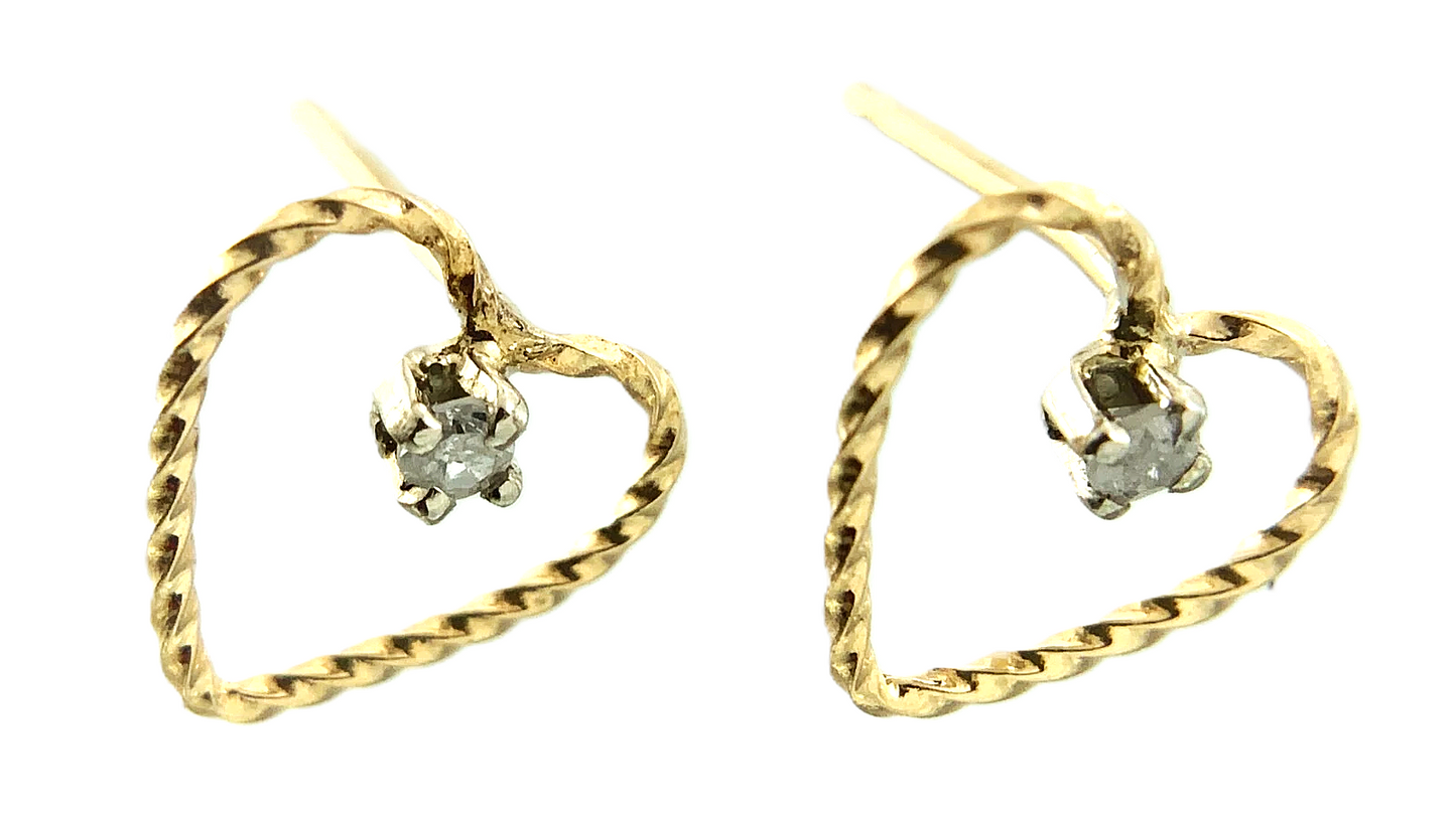 10K Yellow Gold Beautiful Heart Stud Earrings AU177