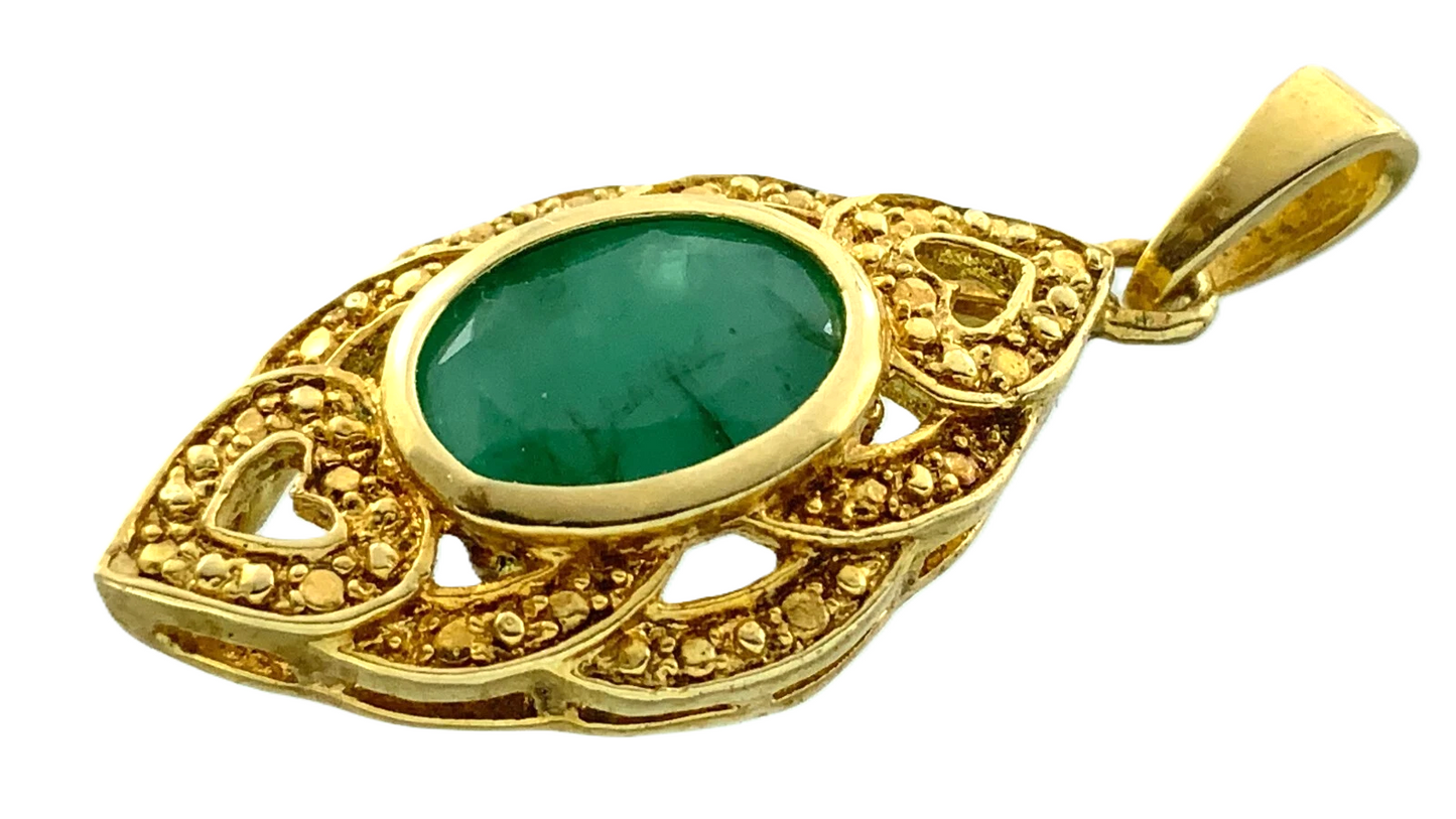 18K Yellow Gold Jade Stone Pendant AU208
