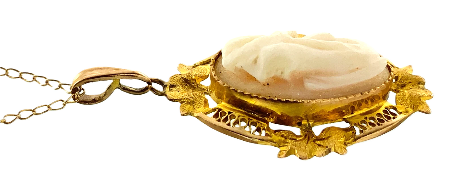 10K Yellow Gold Victorian Hand Carved Shell Cameo Pendant 14K Chain AU210