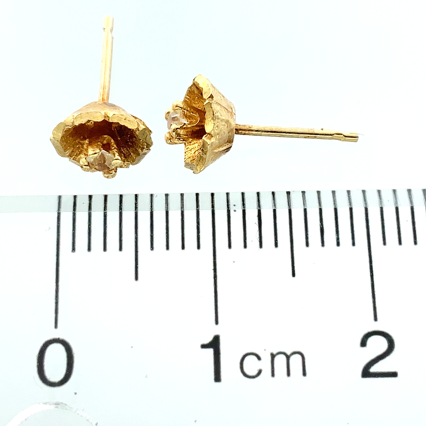 10K Yellow Gold Flower Pedal Stud Earrings AU217