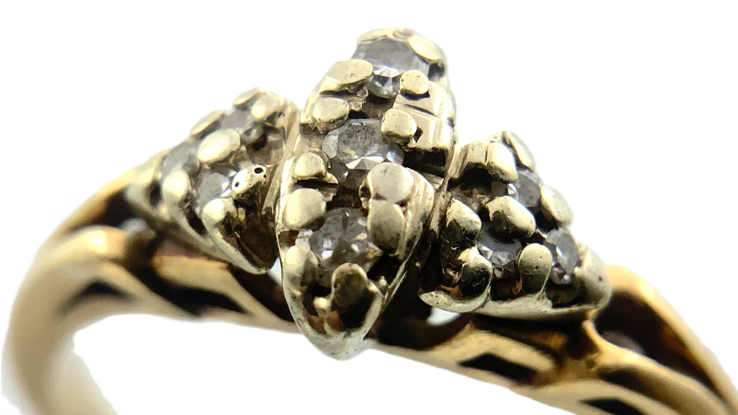 14K Yellow Gold Diamond Ring Size 7.5 AU241