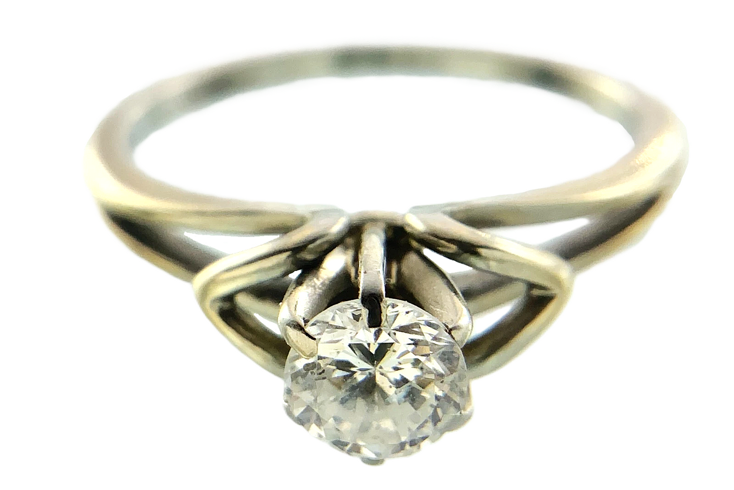 18K White Gold Diamond Wedding Ring Flower Pedal Bezel Size: 5.75 AU242