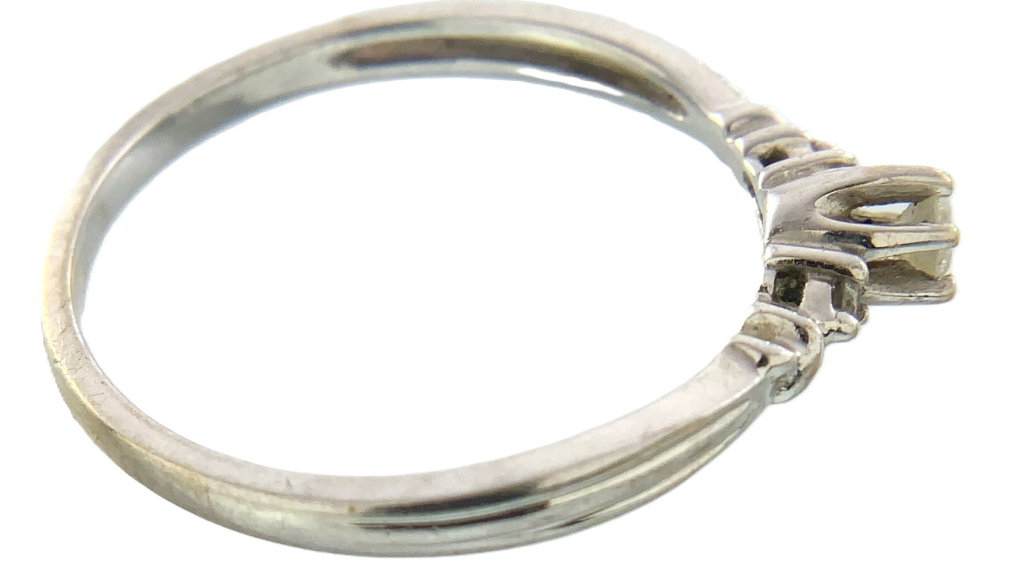 10K White Gold Diamond Engagement Ring Size: 7.25 AU243