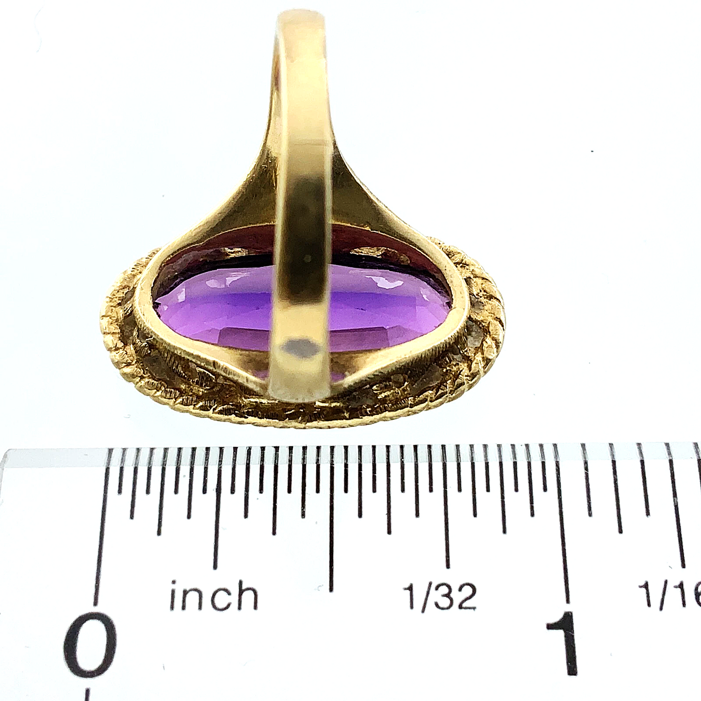 10K Yellow Gold Beautiful Purple Amethyst Cocktail Ring Size: 6.75 AU246