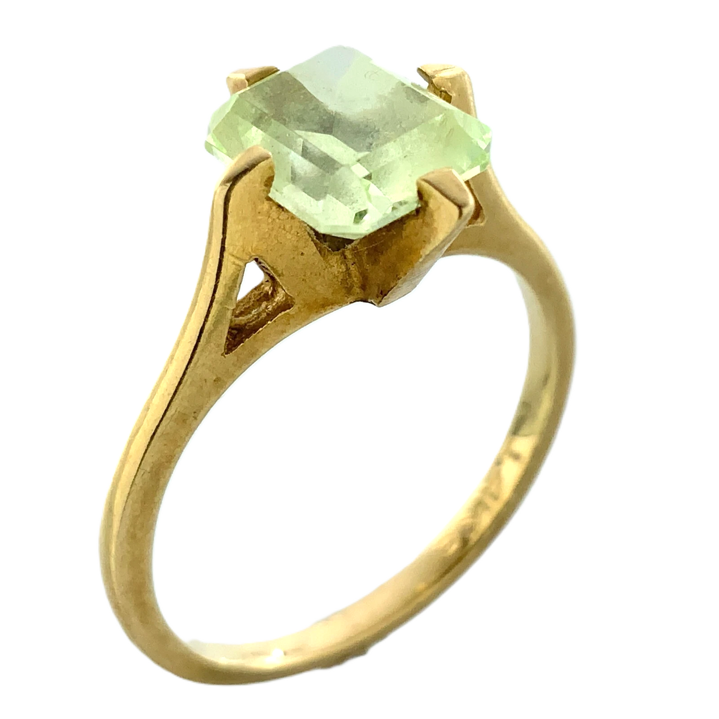 14K Yellow Gold Green Amethyst Ring Size: 6.5 AU248