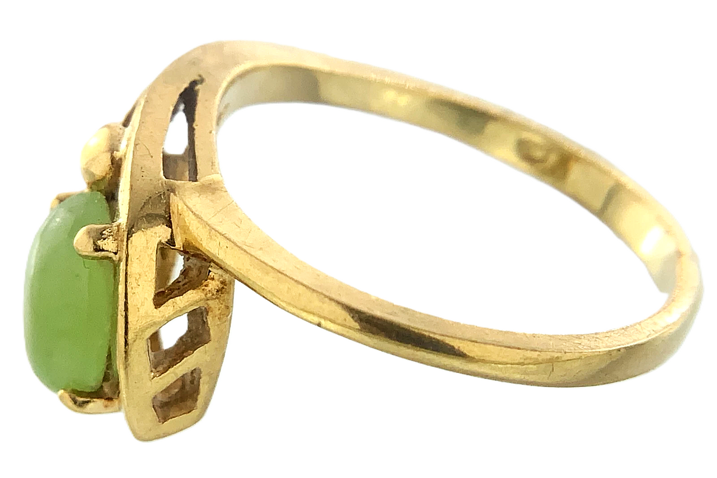 10K Yellow Gold Green Jade Ring Size: 6 AU249