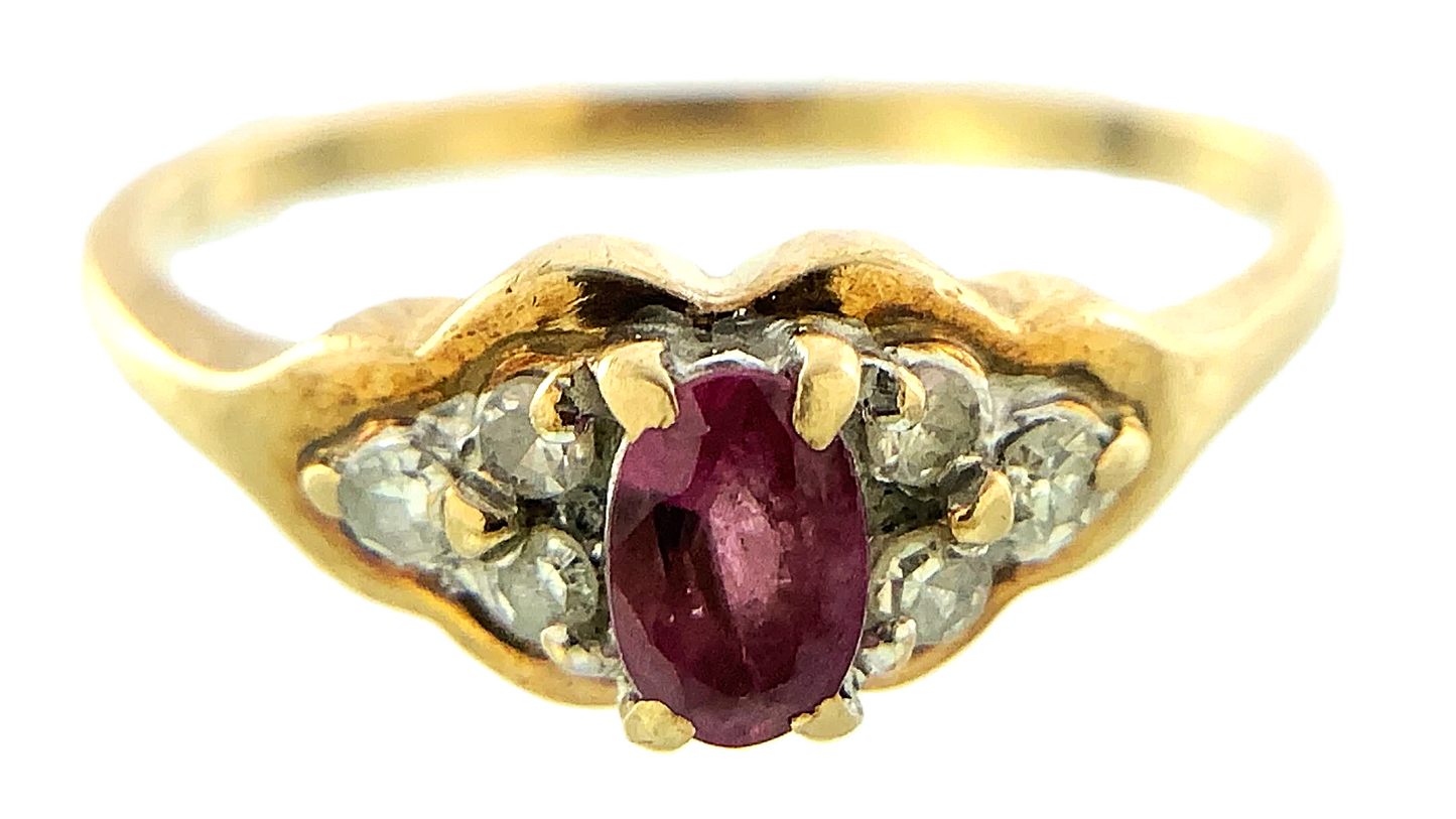10K Yellow Gold Ruby and Diamond Ring Size 5.5 AU254