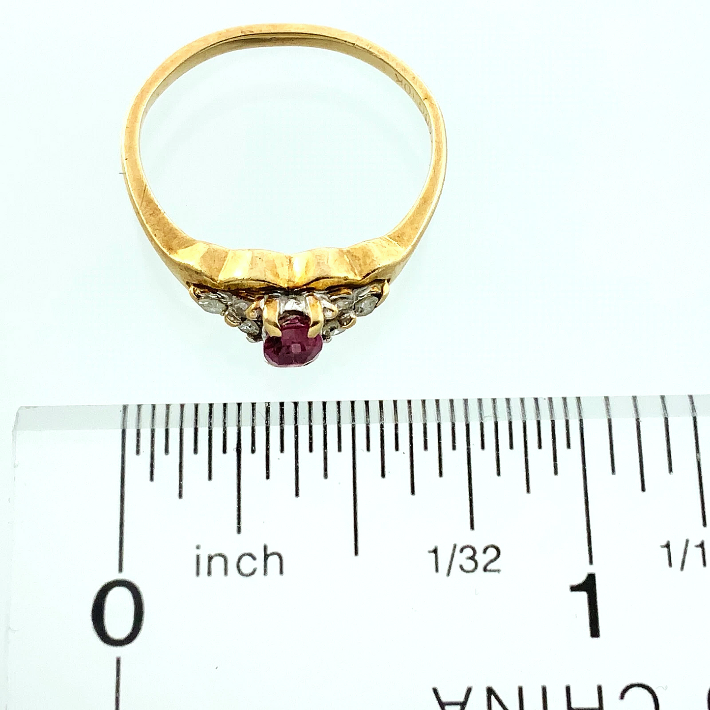 10K Yellow Gold Ruby and Diamond Ring Size 5.5 AU254