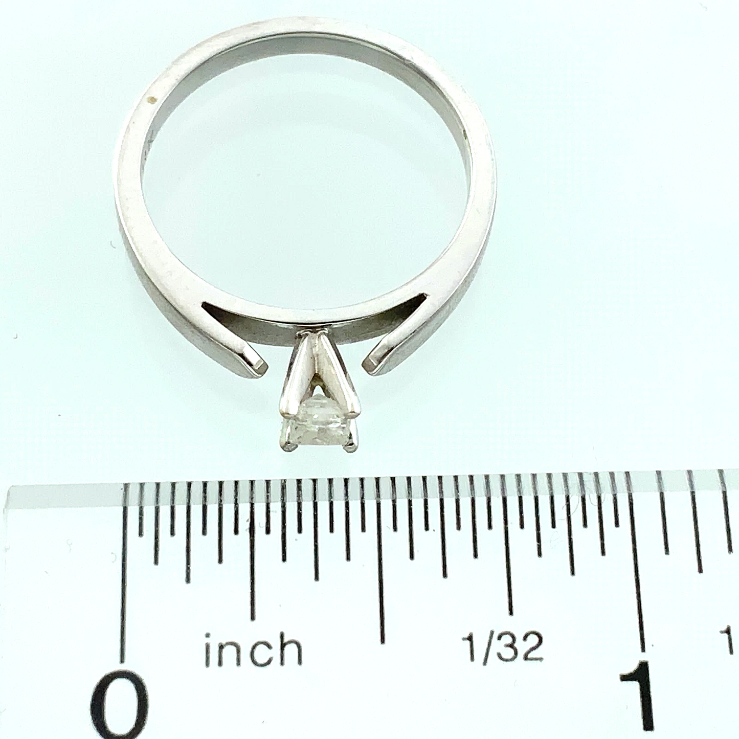 14K White Gold Diamond Engagement Ring Size 7 AU257