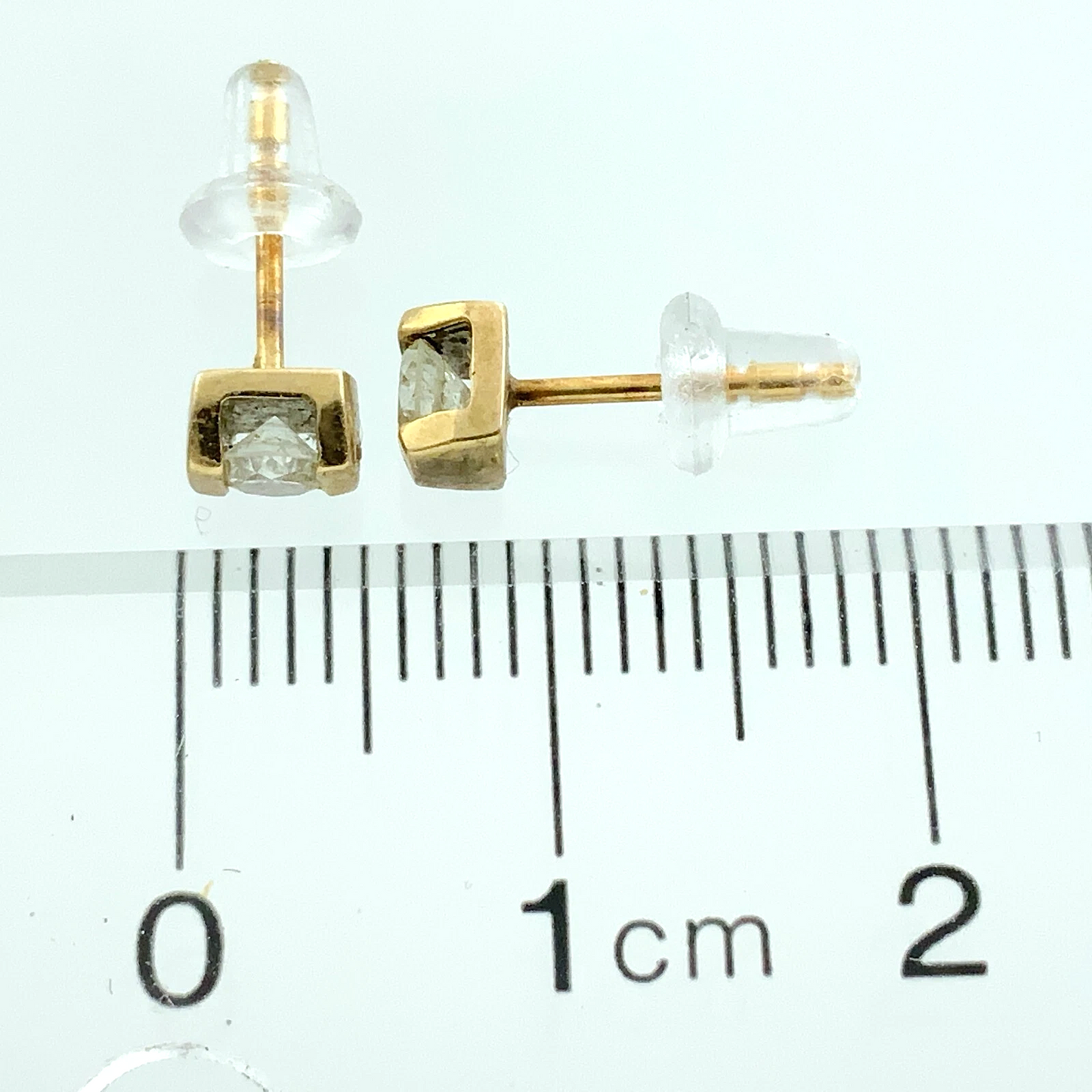 10K Yellow Gold Bezel Cubic Zirconia Earrings MCM AU266