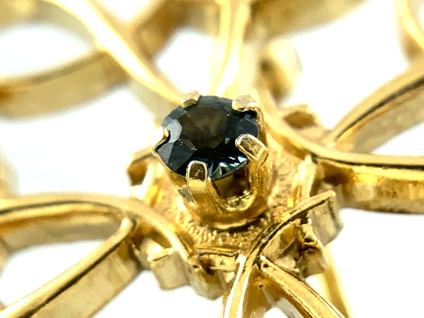 9K Yellow Gold Love Knot Filigree Elegant Brooch AU276