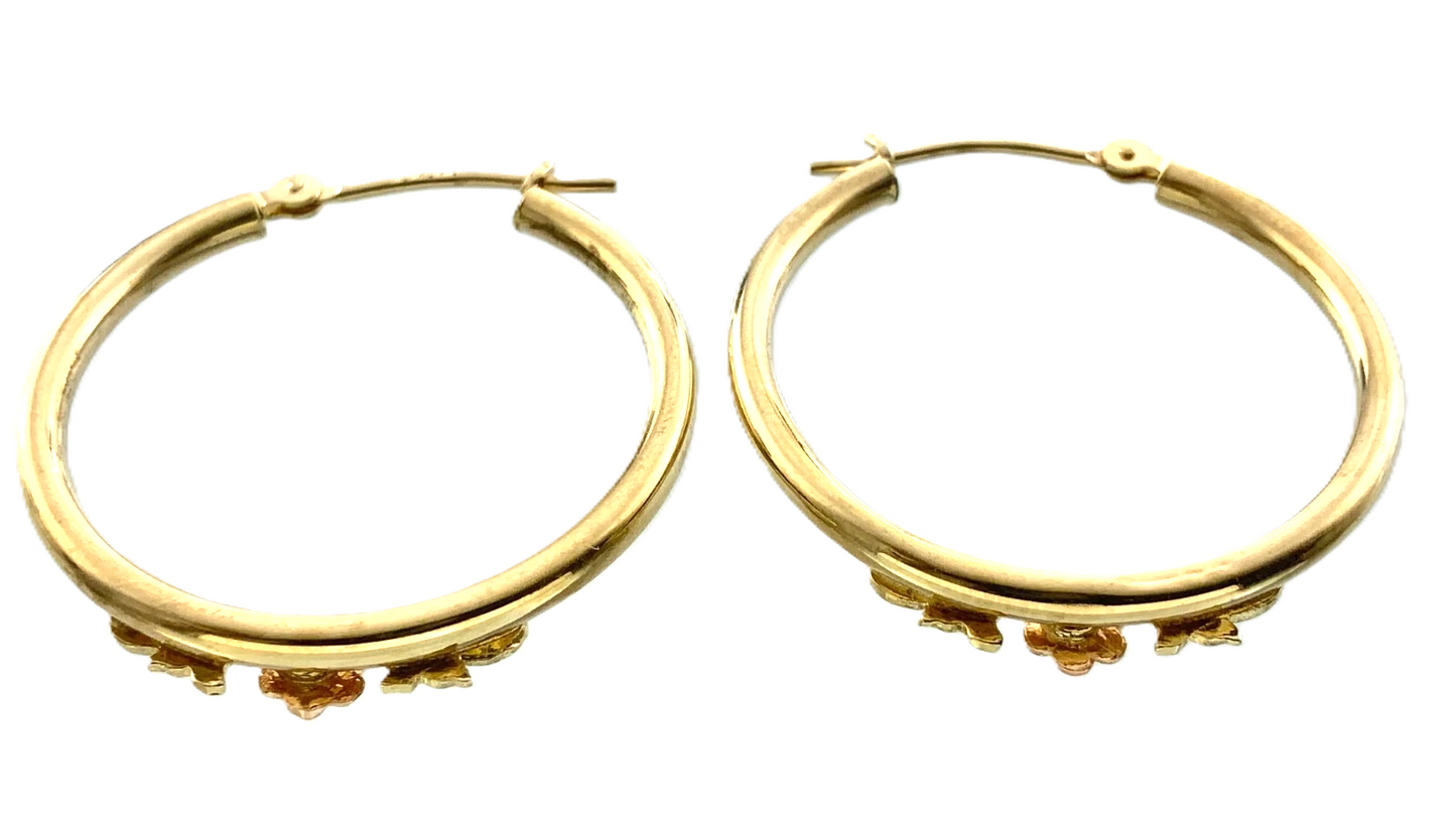 10K Yellow Gold Hoop Earrings With Elegant Floral Decor AU300