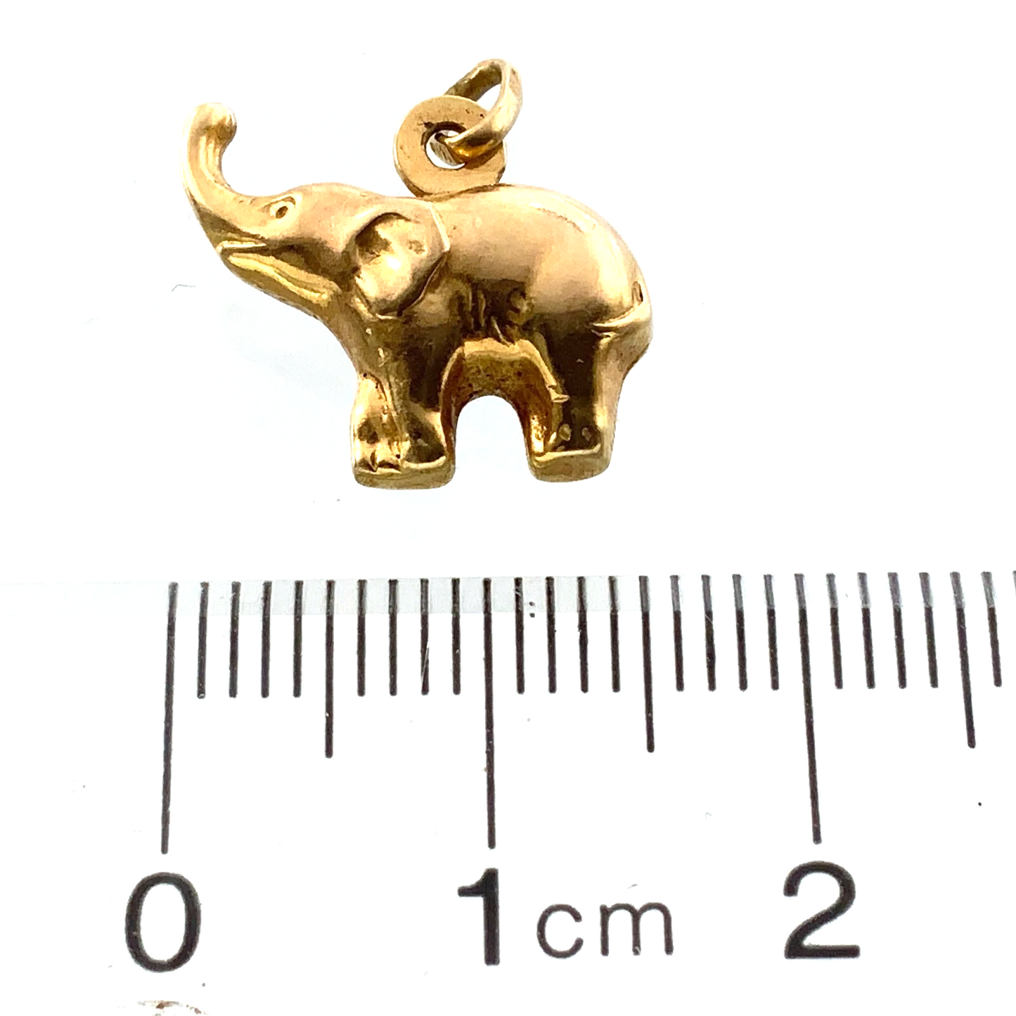 10K Yellow Gold Elephant Charm Pendant 1.2 grams AU310