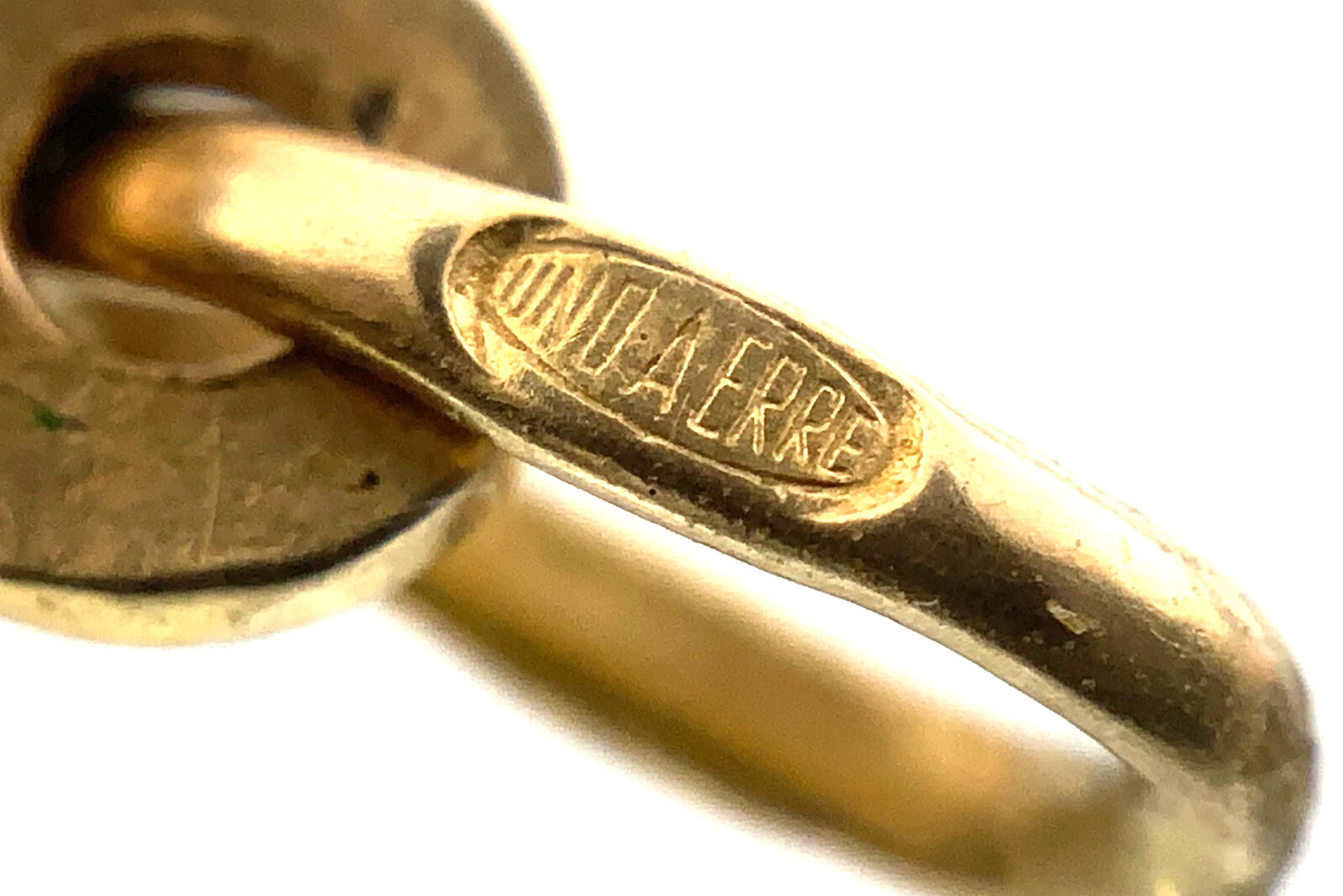 10K Yellow Gold Elephant Charm Pendant 1.2 grams AU310