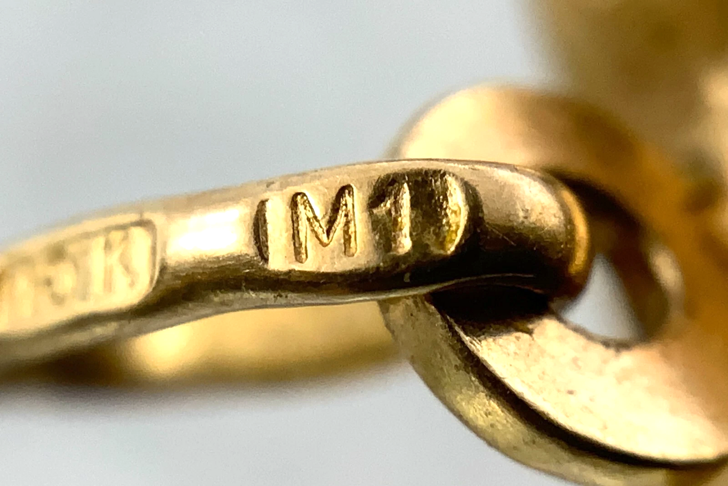 10K Yellow Gold Elephant Charm Pendant 1.2 grams AU310