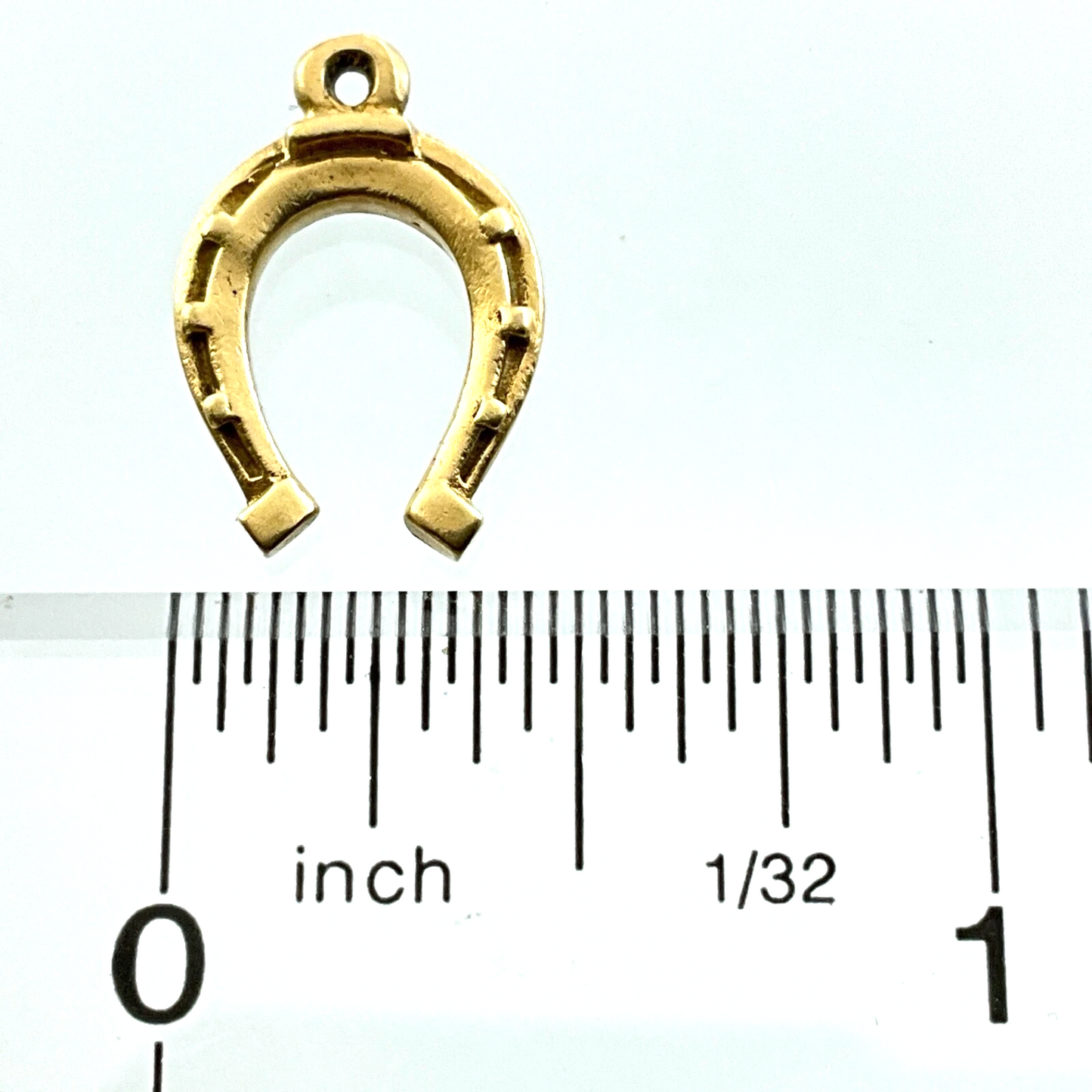 10K Yellow Gold Horseshoe Charm Lucky Pendant 1.7 grams AU312