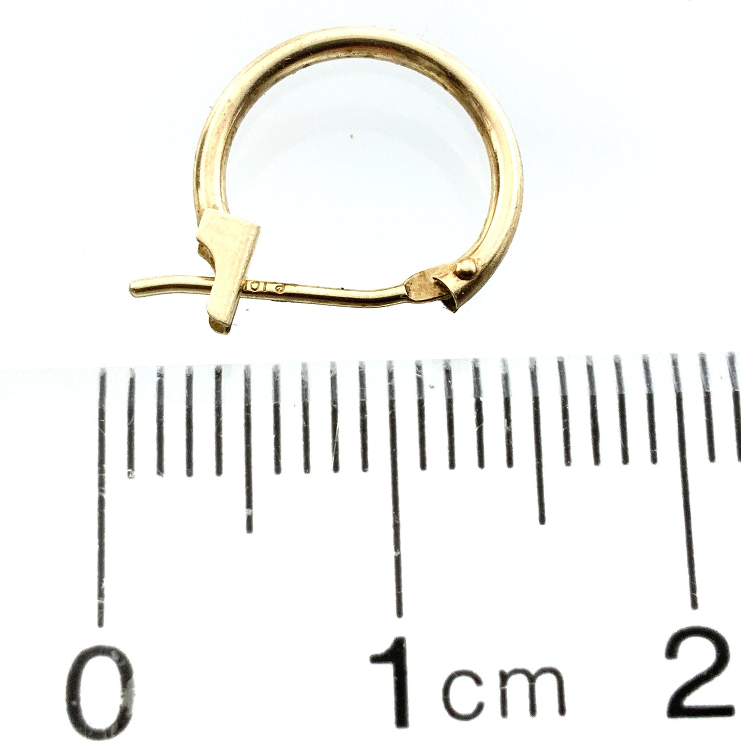 10K Yellow Gold  Hoop Earrings With Latch-Back Closure AU326