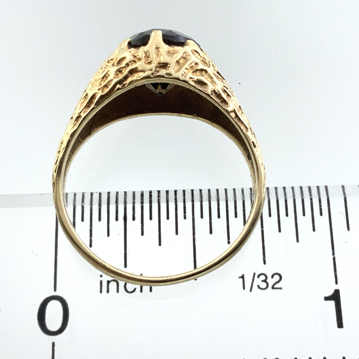 10K Yellow Gold  Vintage Inspired Size 6 Ring With Gemstone AU335