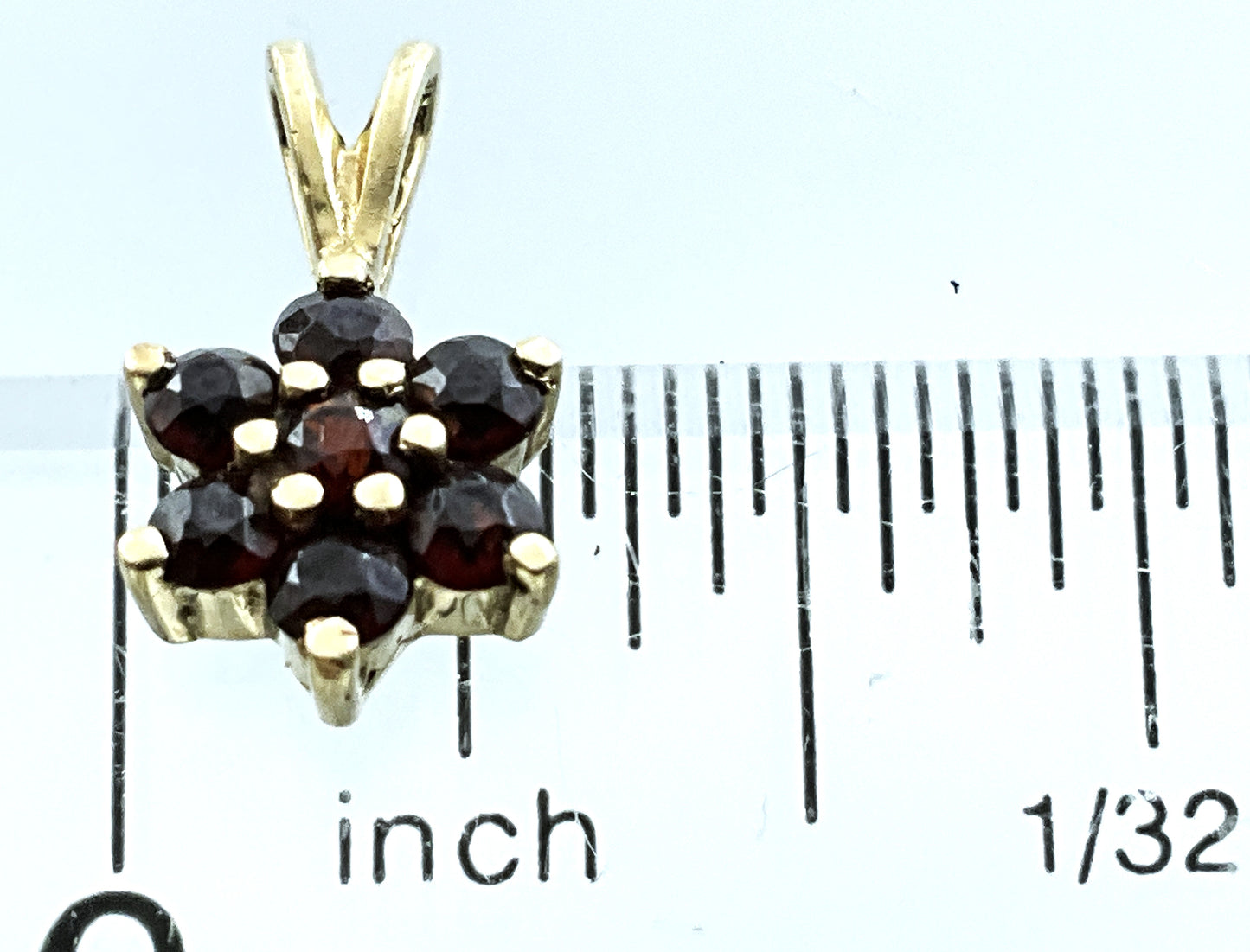 14K Yellow Gold Garnet Cluster Pendant Charm AU430
