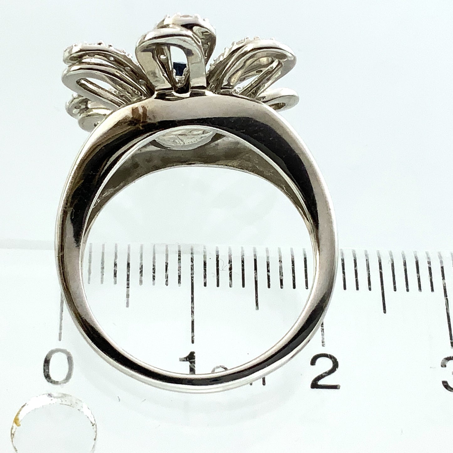 14K White Gold Floral or Snowflake Design Cluster Size 6.25 Ring AU381