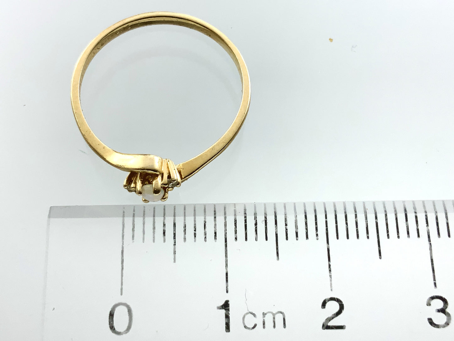 10K Yellow Gold Opan Center and 2 Diamond Accemt .02 Total Carats Size 6 Ring AU410