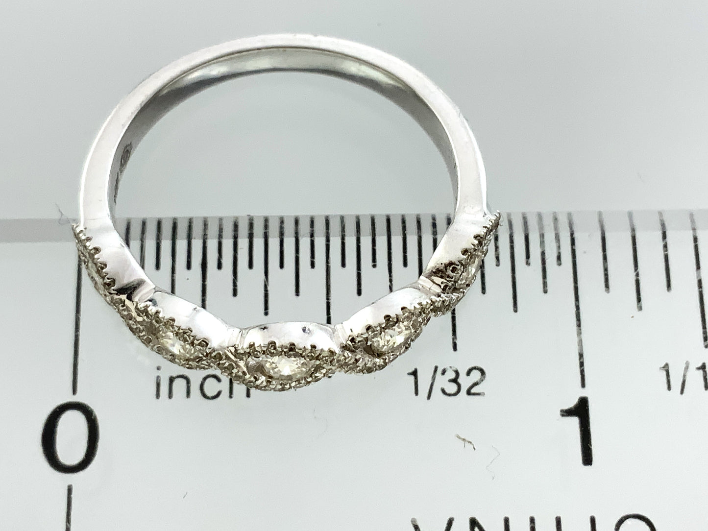 10K White Gold Wave Scalloped 5 Diamonds with Milgrain Accents .3 Total Carats Size 6.5 Ring AU411
