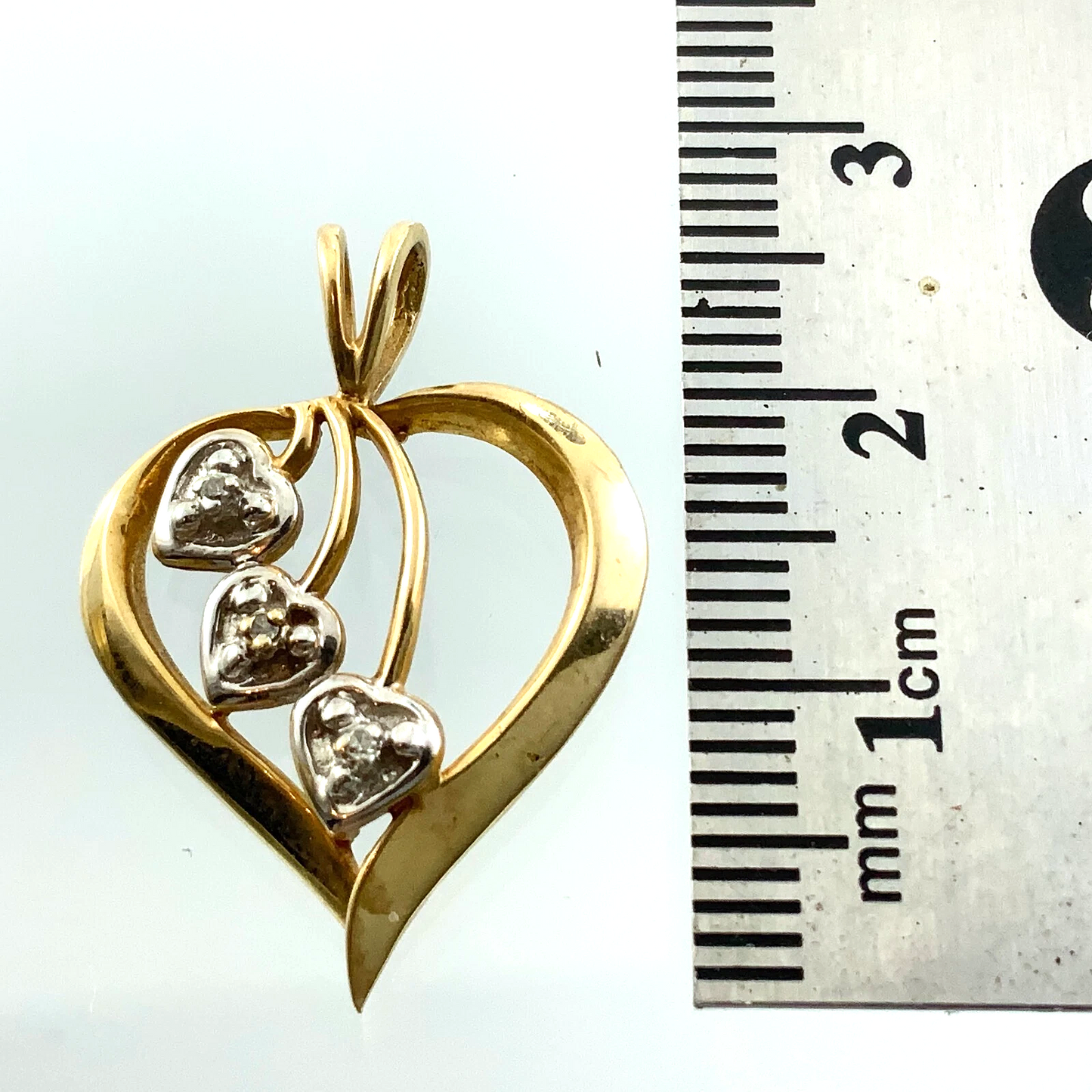 10K Yellow Gold Diamond Heart Pendant Beautiful Love Charm AU017