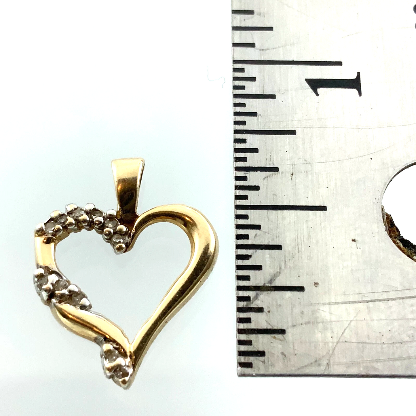10K Yellow Gold Diamond Heart Pendant Beautiful Love Charm AU018