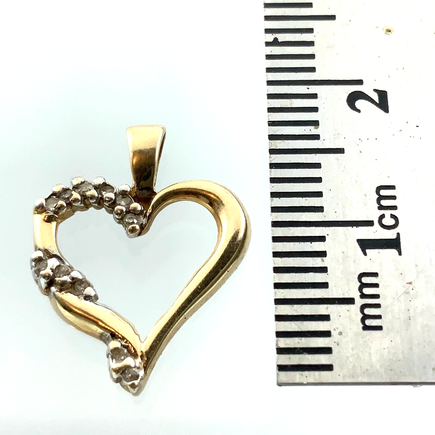 10K Yellow Gold Diamond Heart Pendant Beautiful Love Charm AU018