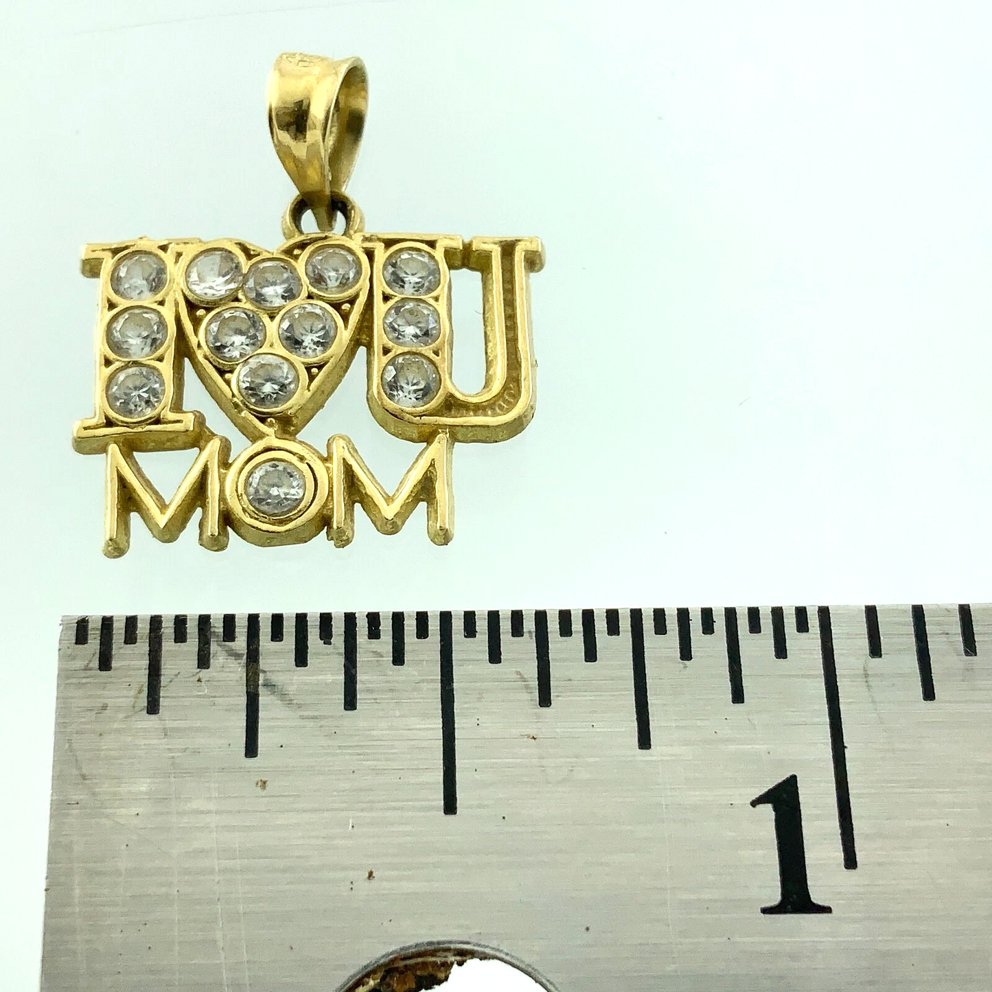 I Heart U Mom Beautiful Gift Love Mom 10K Yellow Gold Pendant Charm AU025