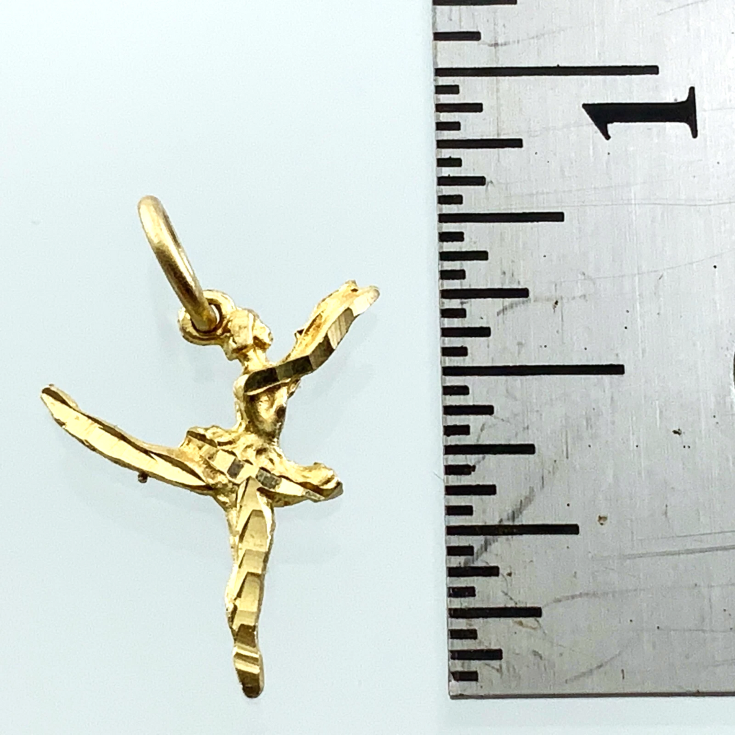 10K Yellow Gold Lovely Ballerina Pendant Charm Dancer AU032