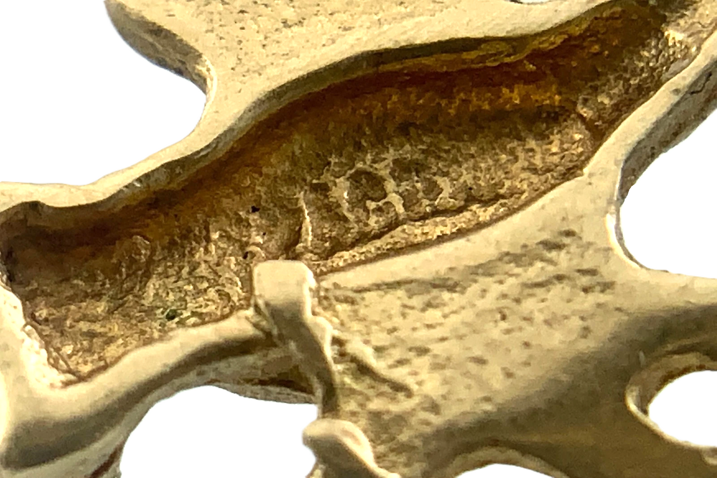 10K Yellow Gold Flying Eagle Pendant Bird Charm AU063