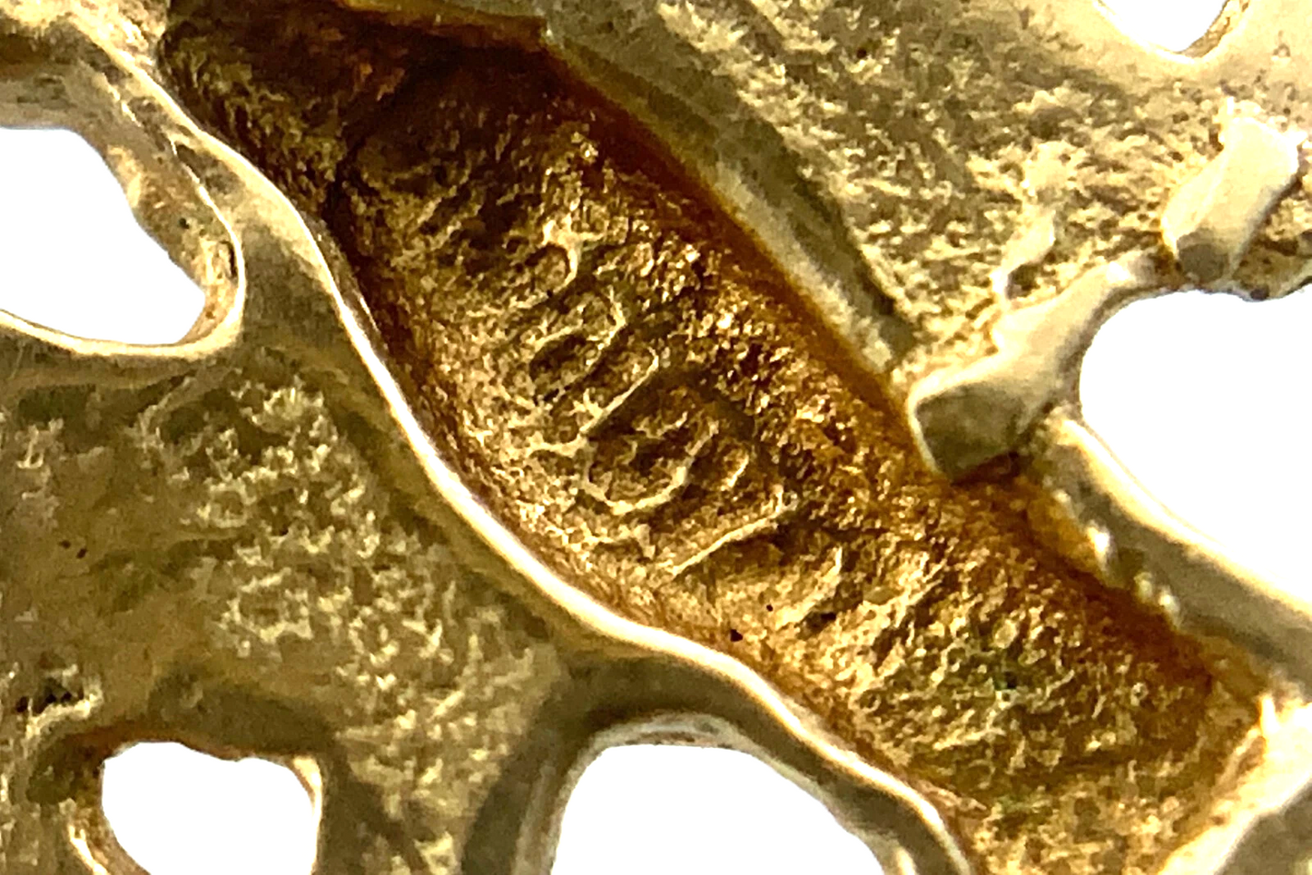 10K Yellow Gold Flying Eagle Pendant Bird Charm AU063