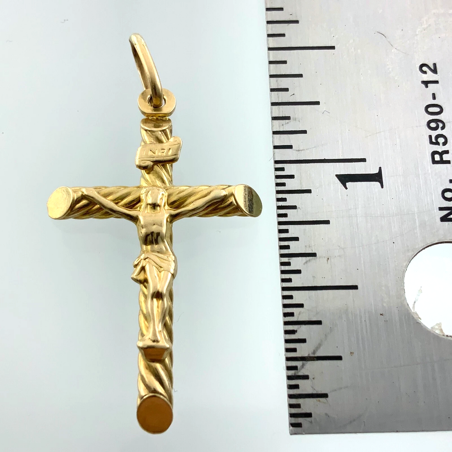 10K Yellow Gold Crucifix Pendant Jesus On The Cross Religious Charm AU070