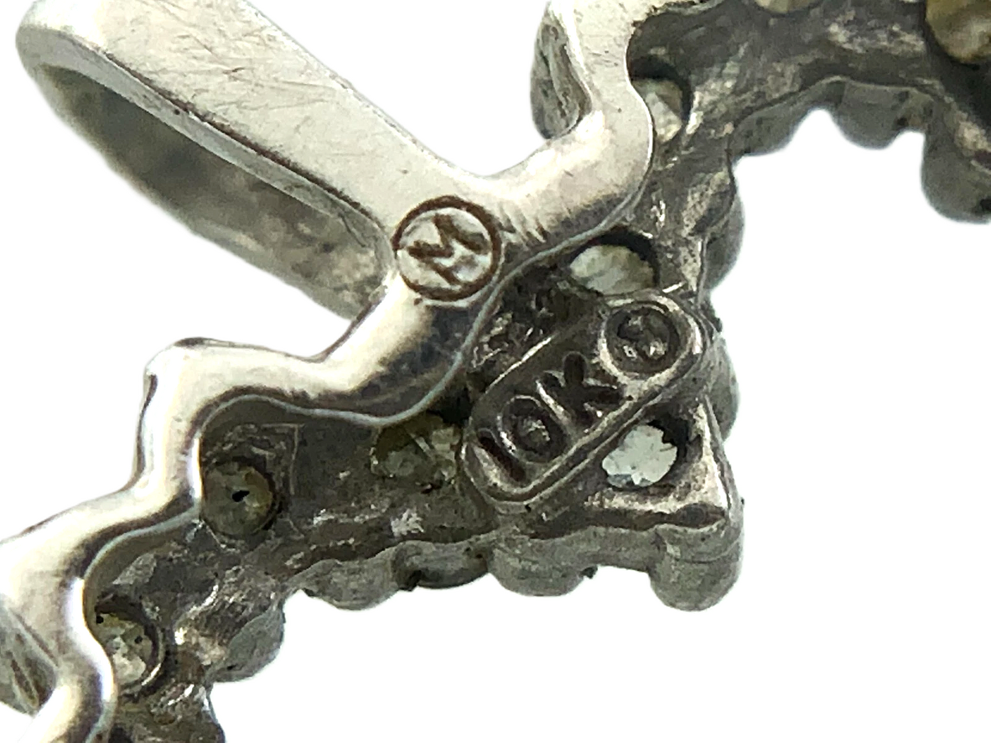 10K White Gold Heart Pendant Symbol of Love Charm AU082