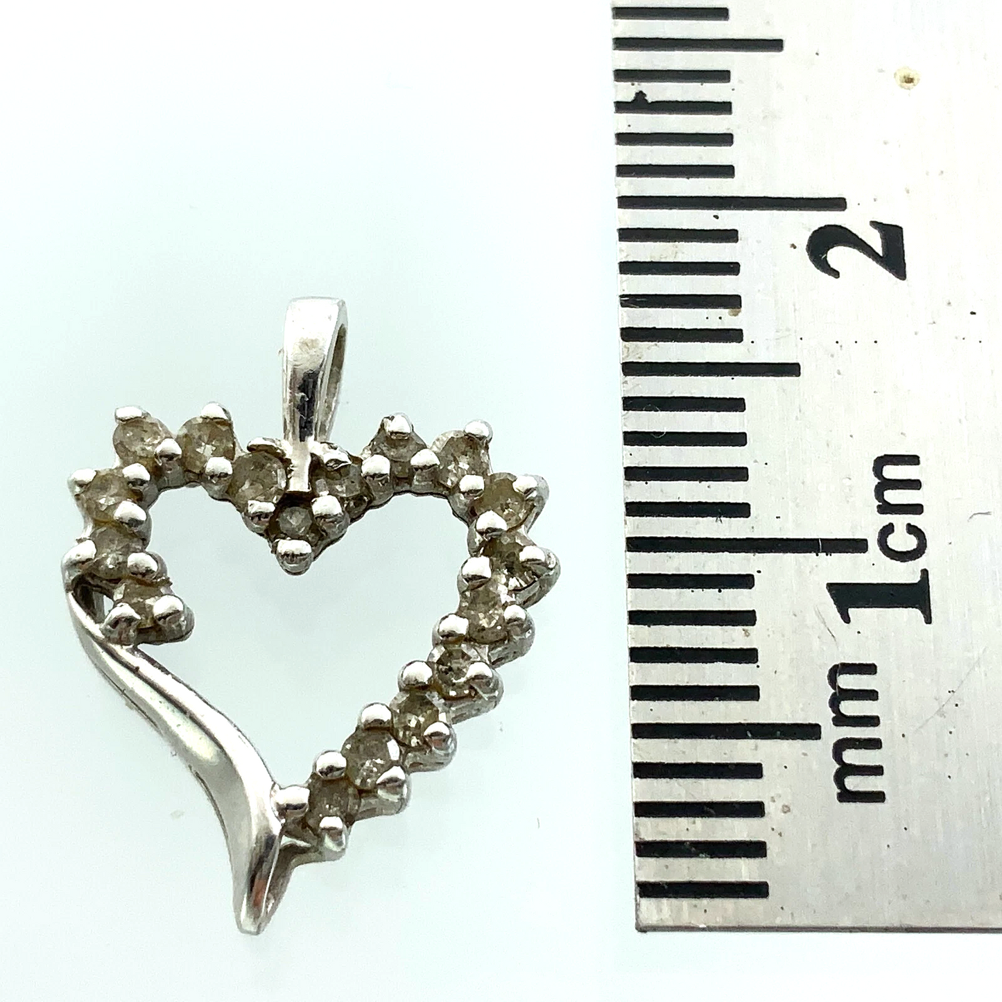 10K White Gold Heart Pendant Symbol of Love Charm AU082