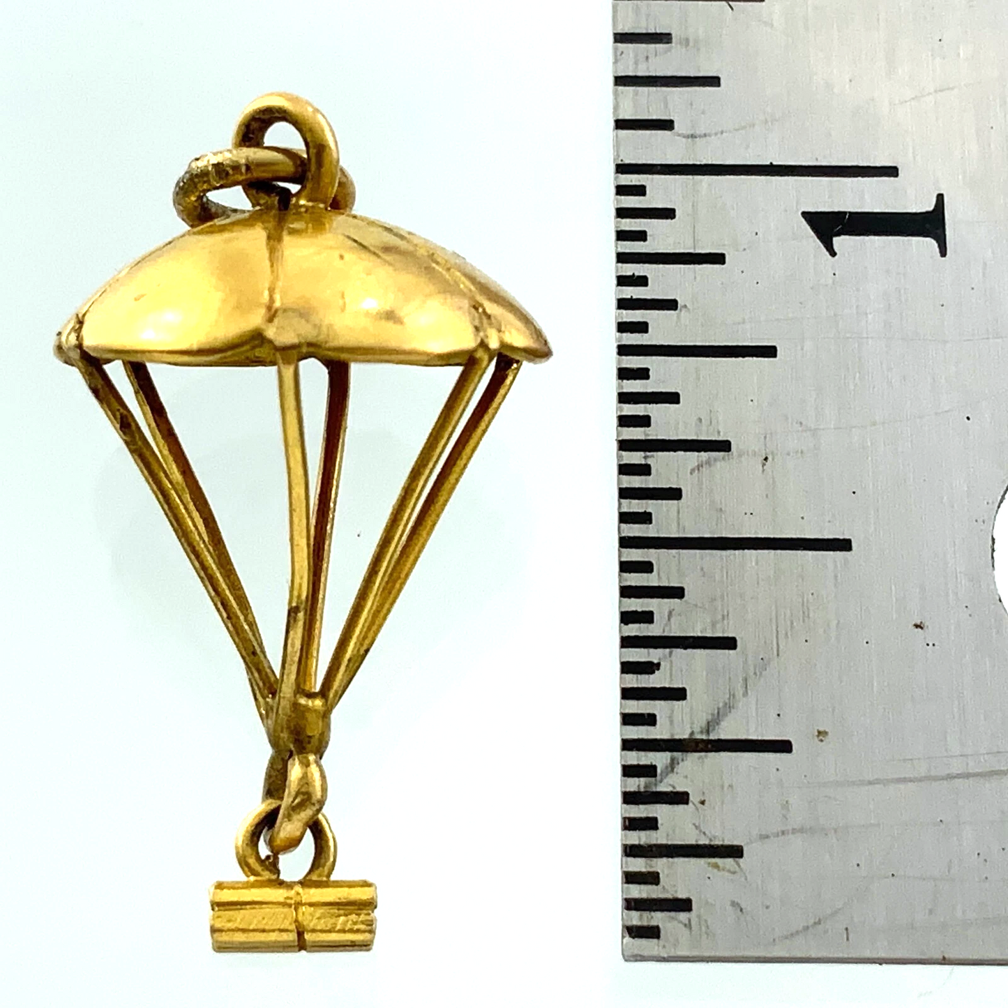 9K Yellow Gold Parachute Pendant Beautiful Package Drop Charm Tested AU096