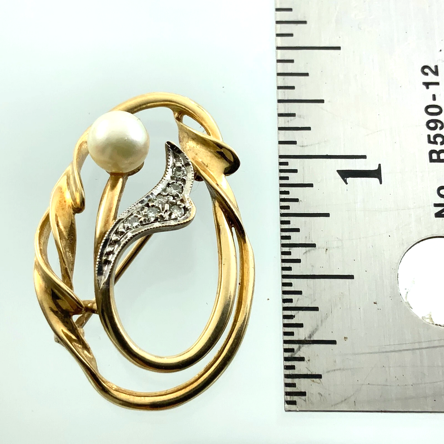 Vintage Diamond and Pearl Brooch 10K Yellow Gold Tested Elegant Brooch AU102