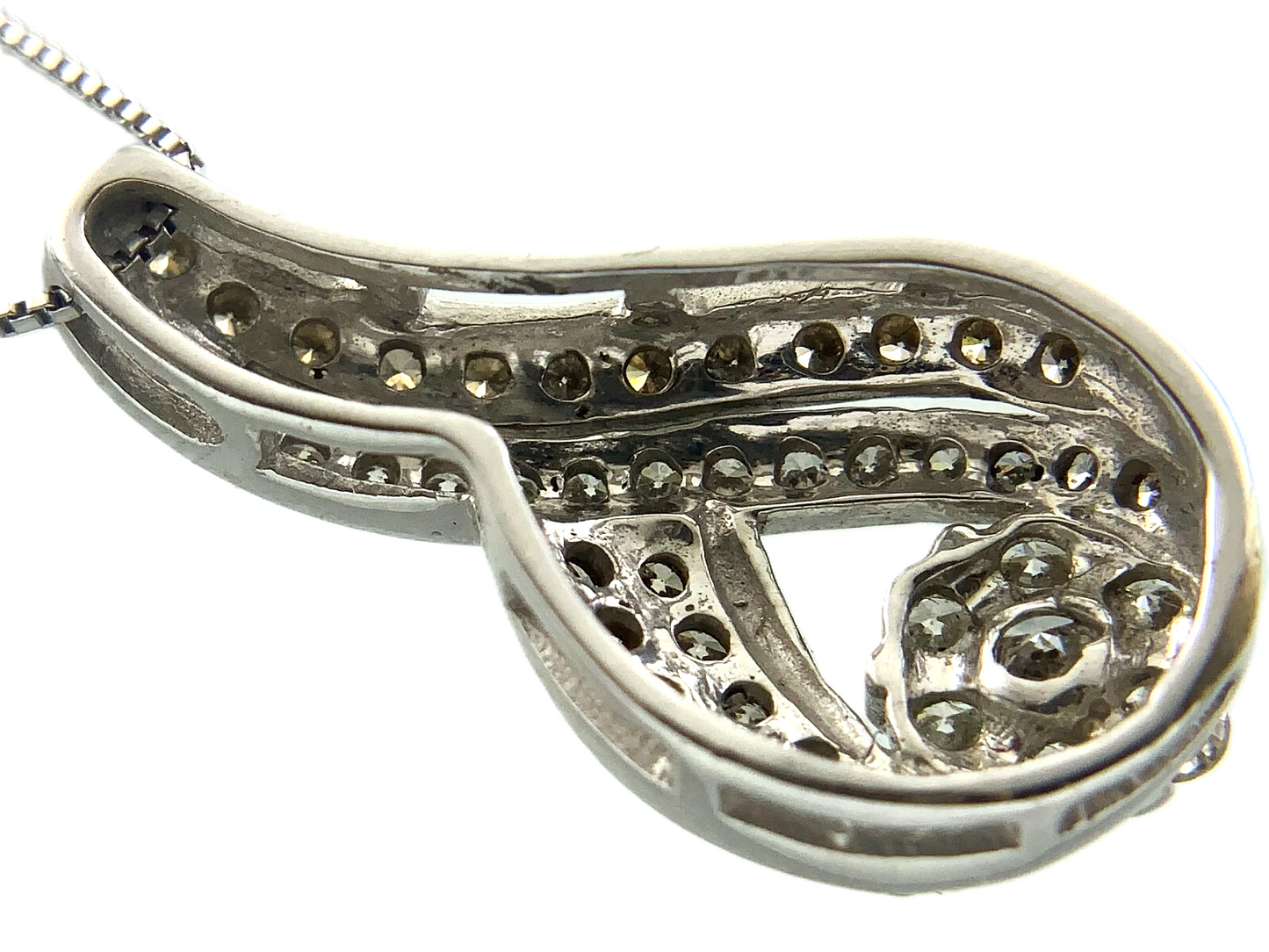 Beautiful 10K White Gold Diamond Pendant Twist Loop Box Chain Necklace AU107