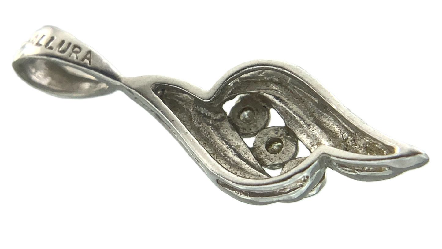 Allura 10K White Gold Pendant Elegant Charm AU112