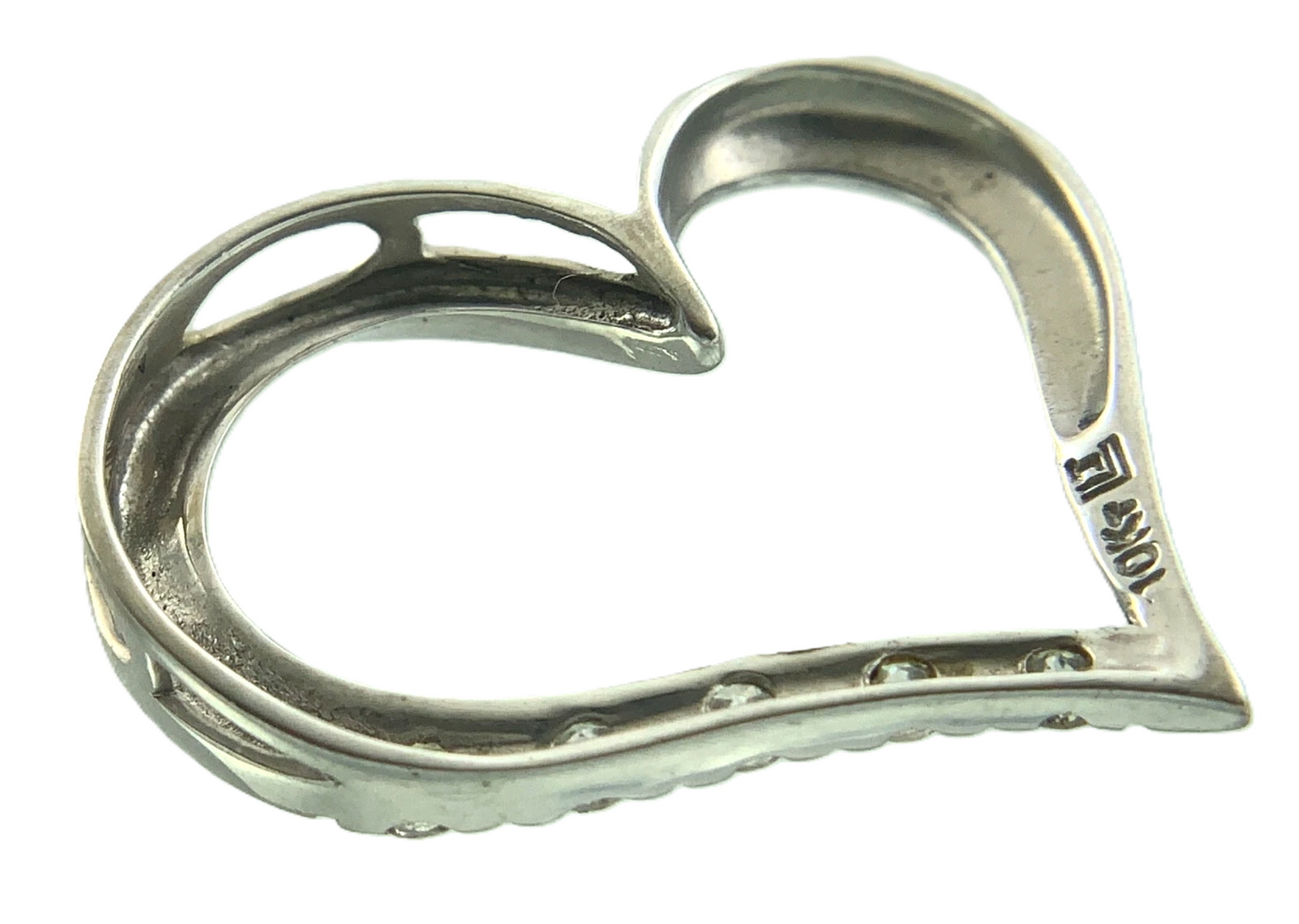 10K White Gold Diamond Heart Pendant Elegant Charm AU127